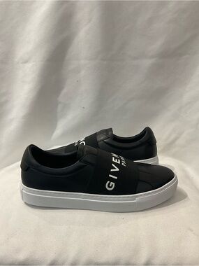 Givenchy Sneakers